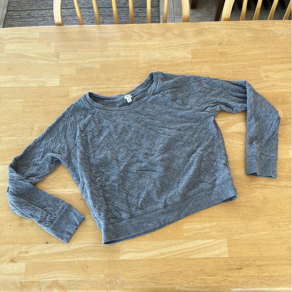 textured long sleeve tee